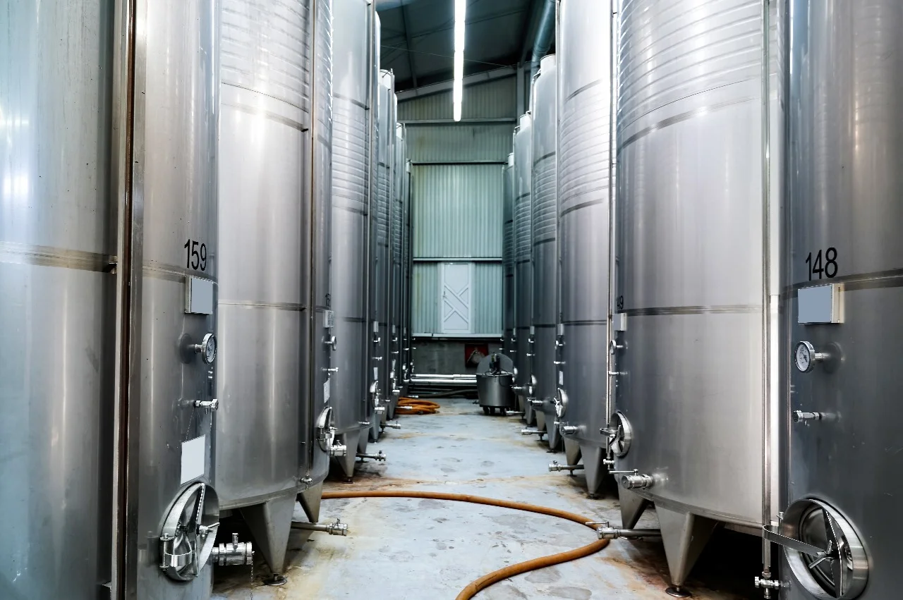  Hot water storage tanks